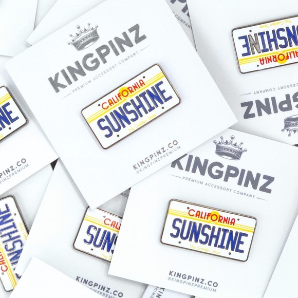 California Sunshine Lapel Pin - Picture 2 of 2